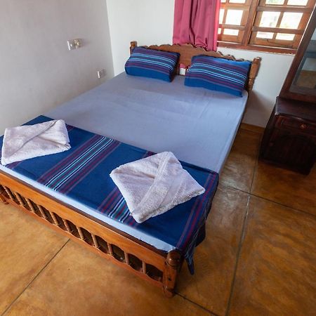 Bluewhale Beach Hotel Тангалла Экстерьер фото