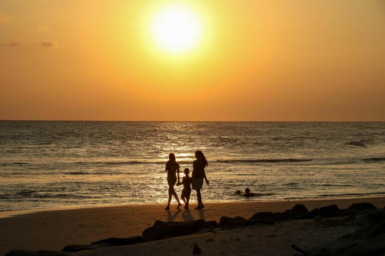 Bluewhale Beach Hotel Тангалла Экстерьер фото